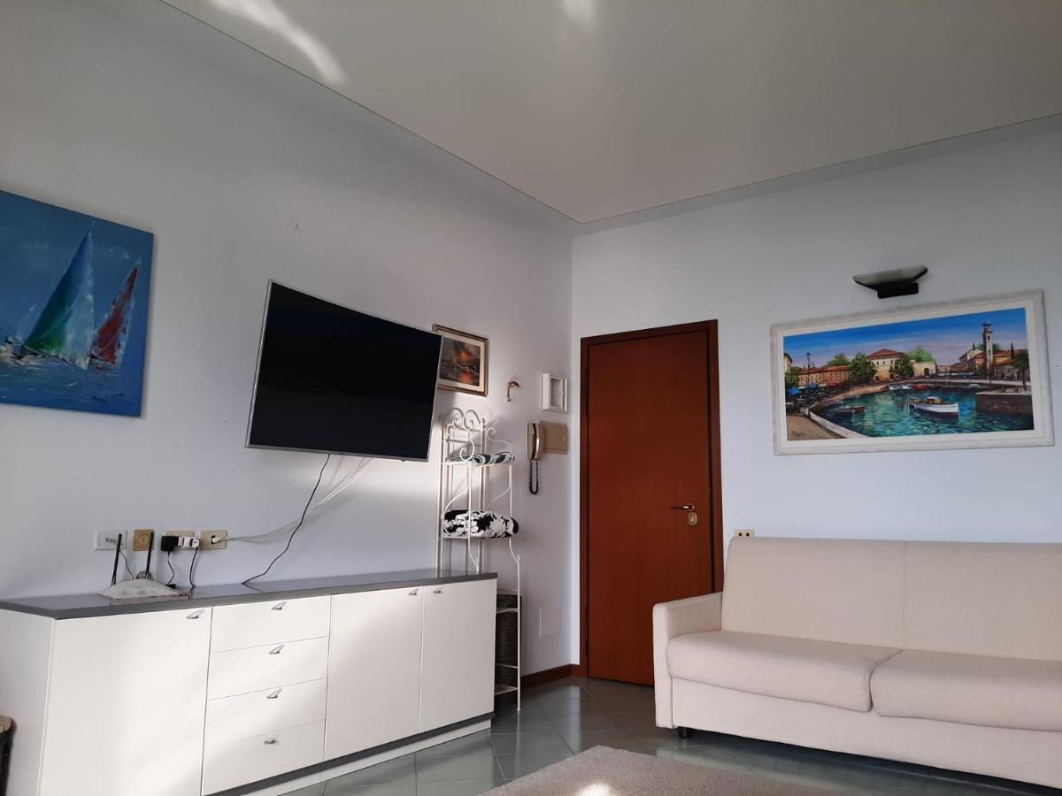 Rainer - Front Apartment